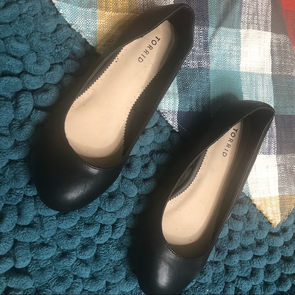 Torrid Black Flats 9 Round Toe Shoes Casual Solid